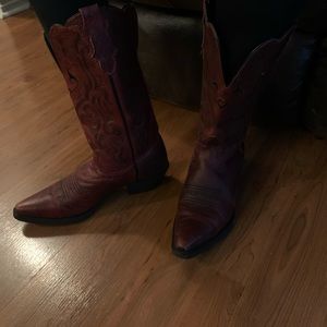 Woman’s cowboys 8 1/2